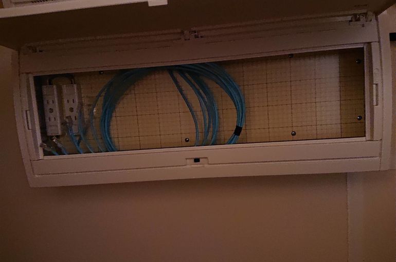 ＬＡＮ　ルーター　光　ＨＵＢ