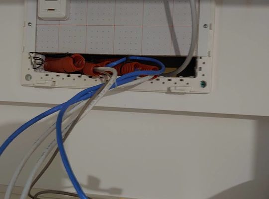 ブレーカー　分電盤　ＣＡＴ６Ａ