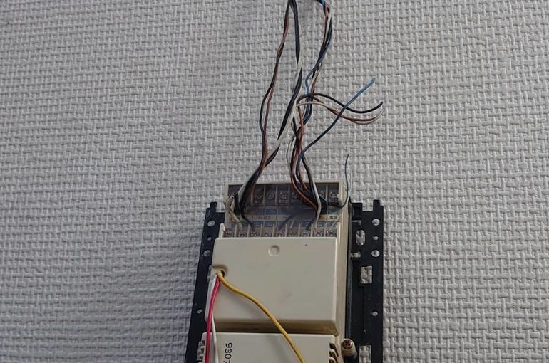 ブレーカー　分電盤　インターホン