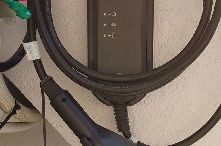 ブレーカー　分電盤　ＥＶ　充電
