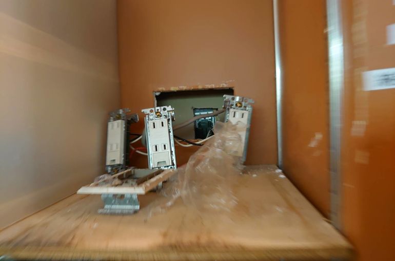 LAN工事　電気工事　電灯　東京